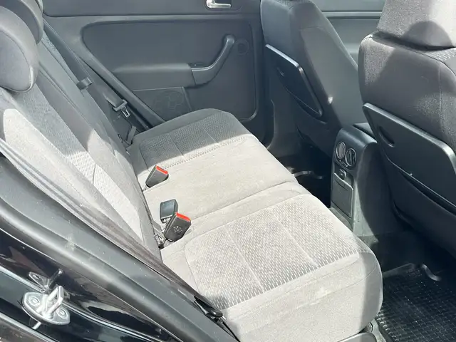 Volkswagen Golf Plus view 14