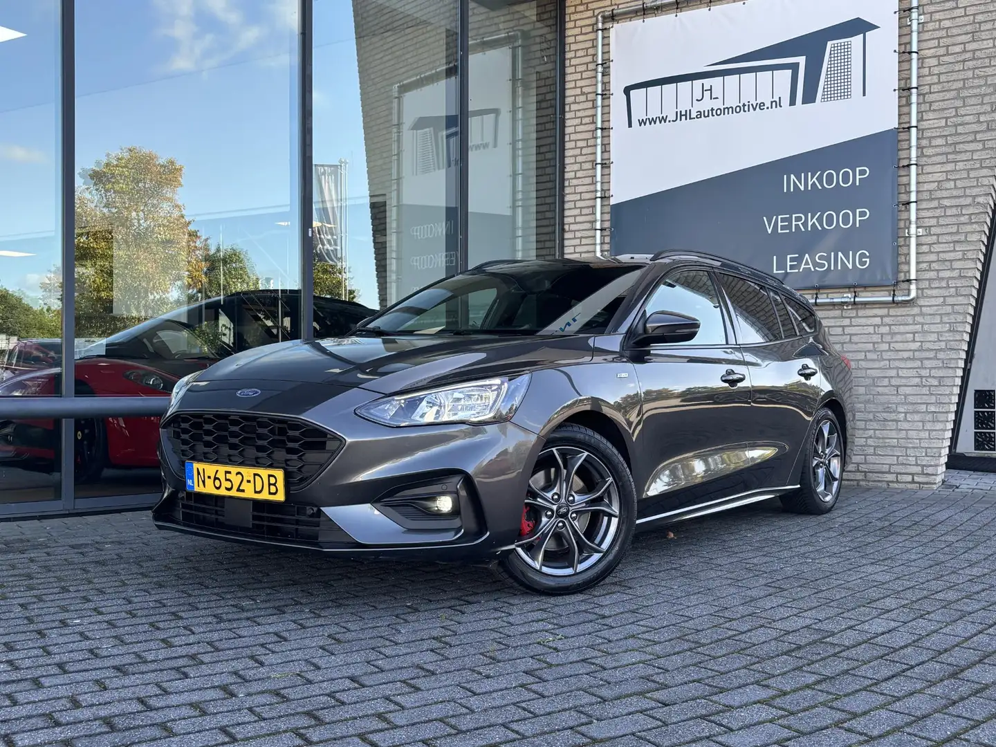 Ford Focus Wagon 1.0 EcoBoost Hybrid ST*ECC*NAVI*ACC*STOELVER Grijs - 1