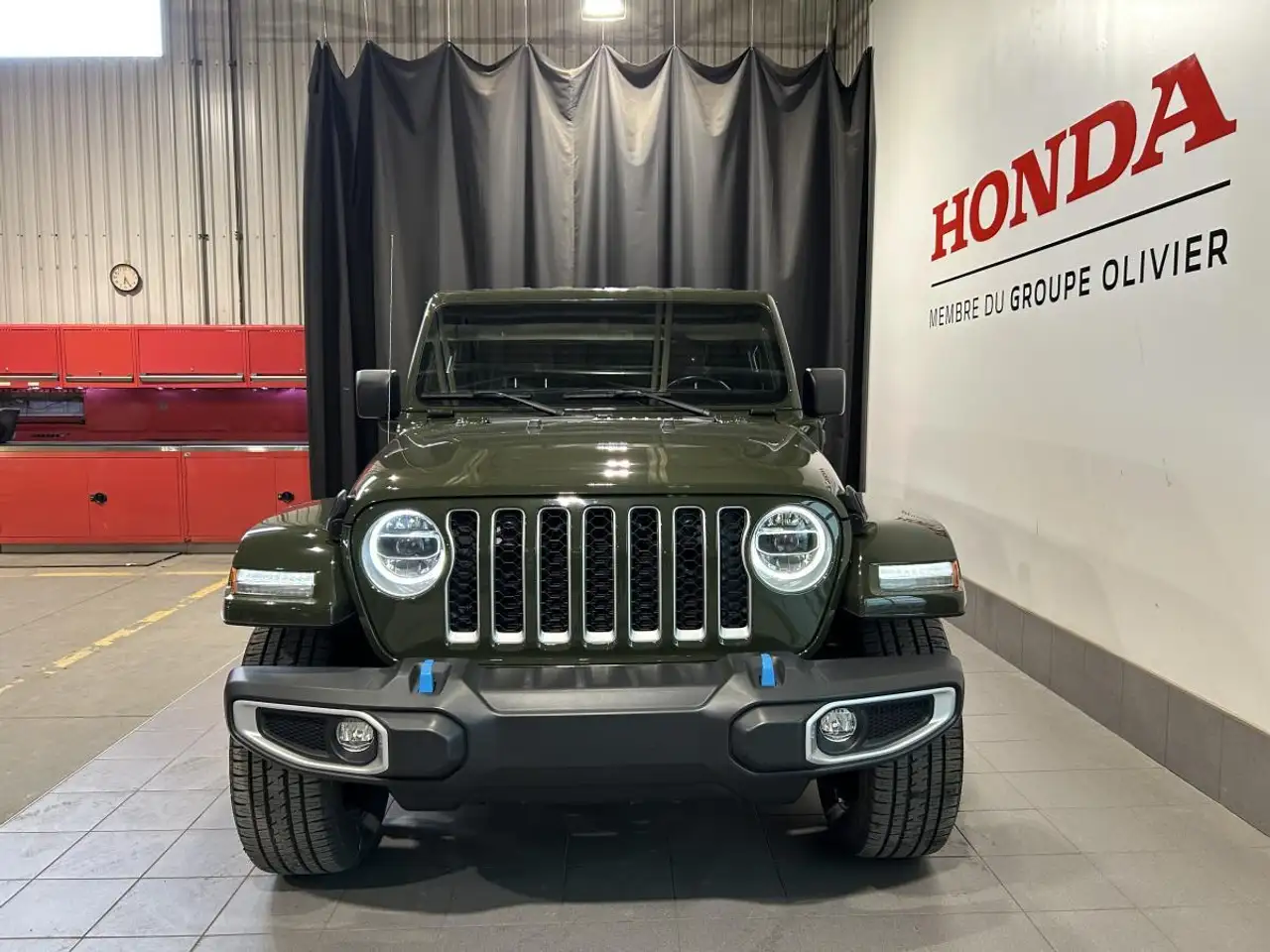 Jeep Wrangler снимка Jeep Wrangler