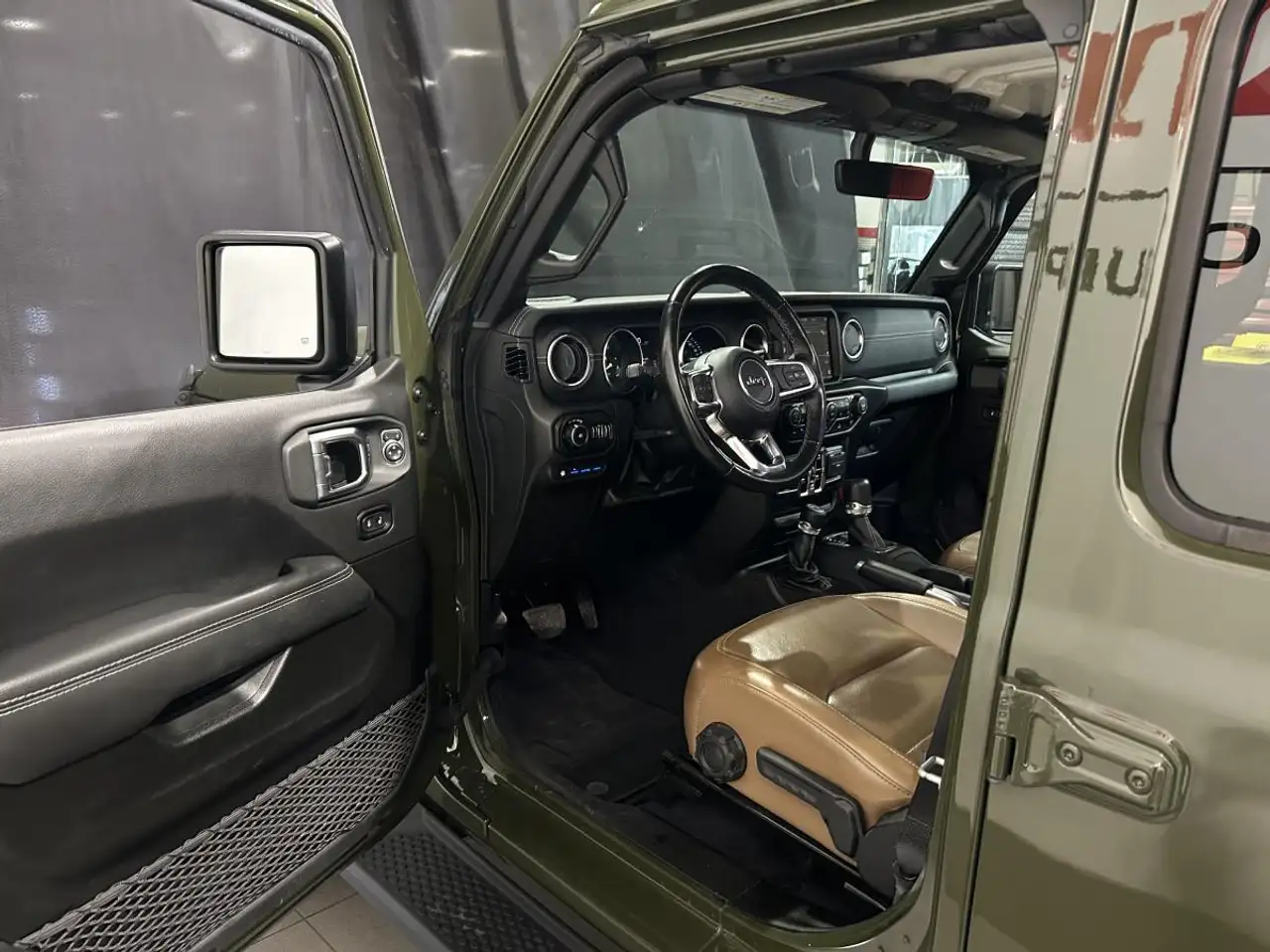 Jeep Wrangler снимка Jeep Wrangler