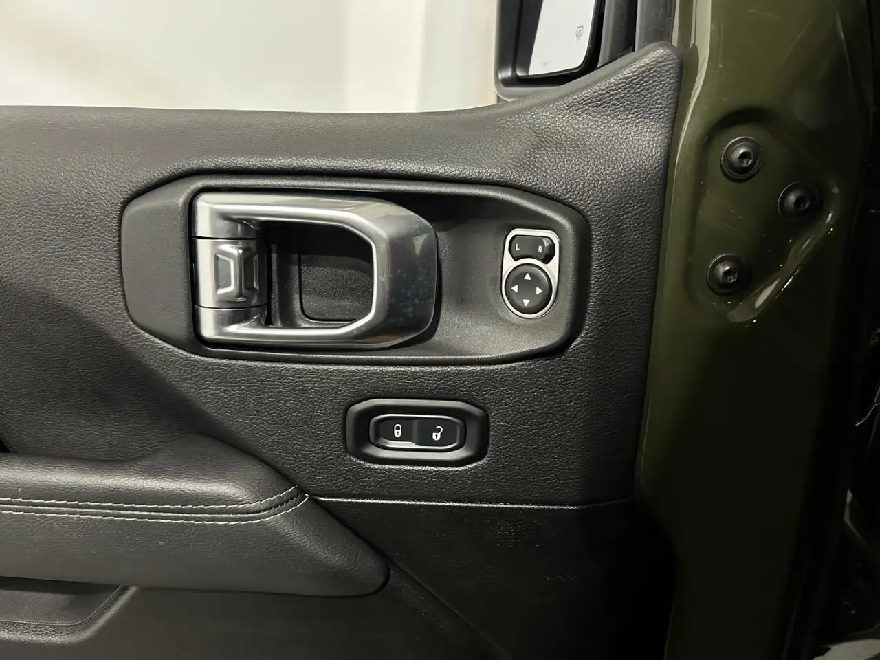 Jeep Wrangler снимка Jeep Wrangler