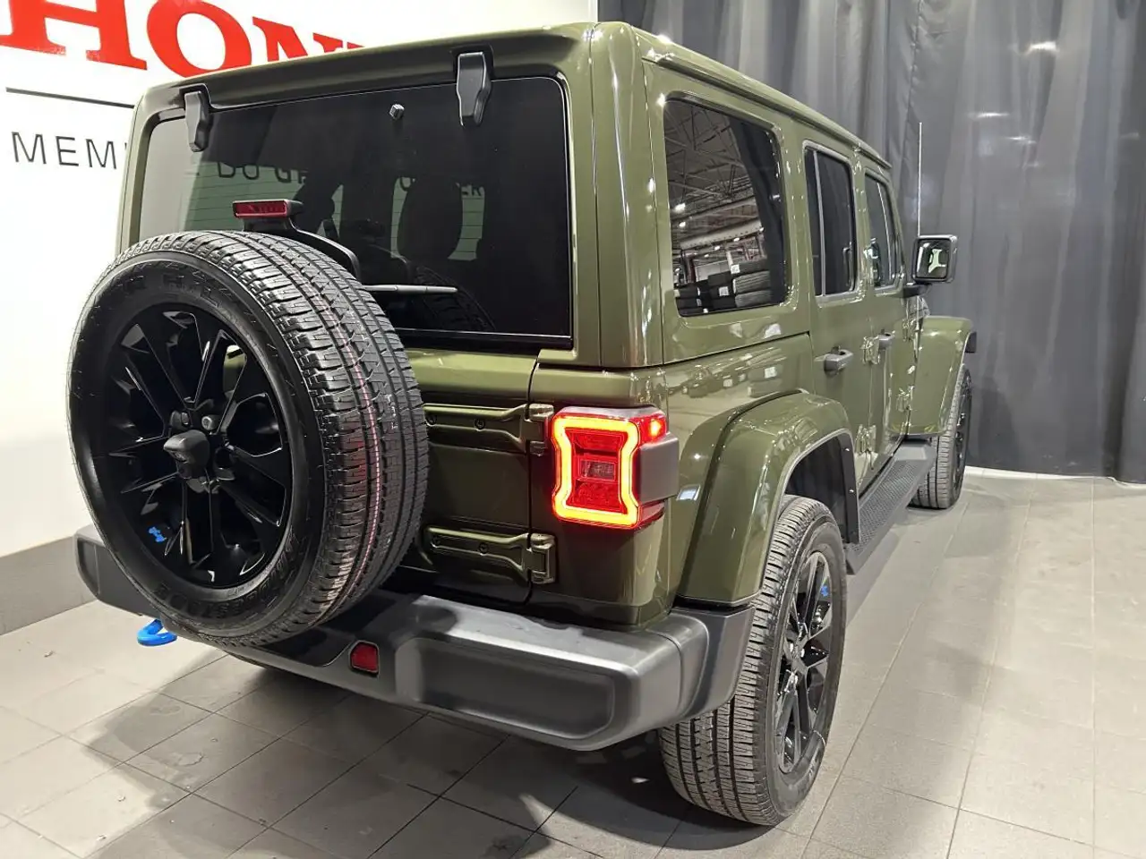 Jeep Wrangler снимка Jeep Wrangler