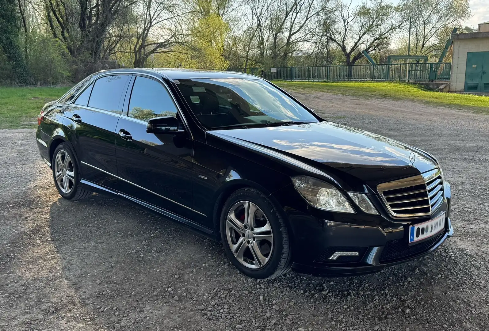 Mercedes-Benz E 250 *Amg-Line* CGI BlueEFFICIENCY Automatik Avantgarde - 2