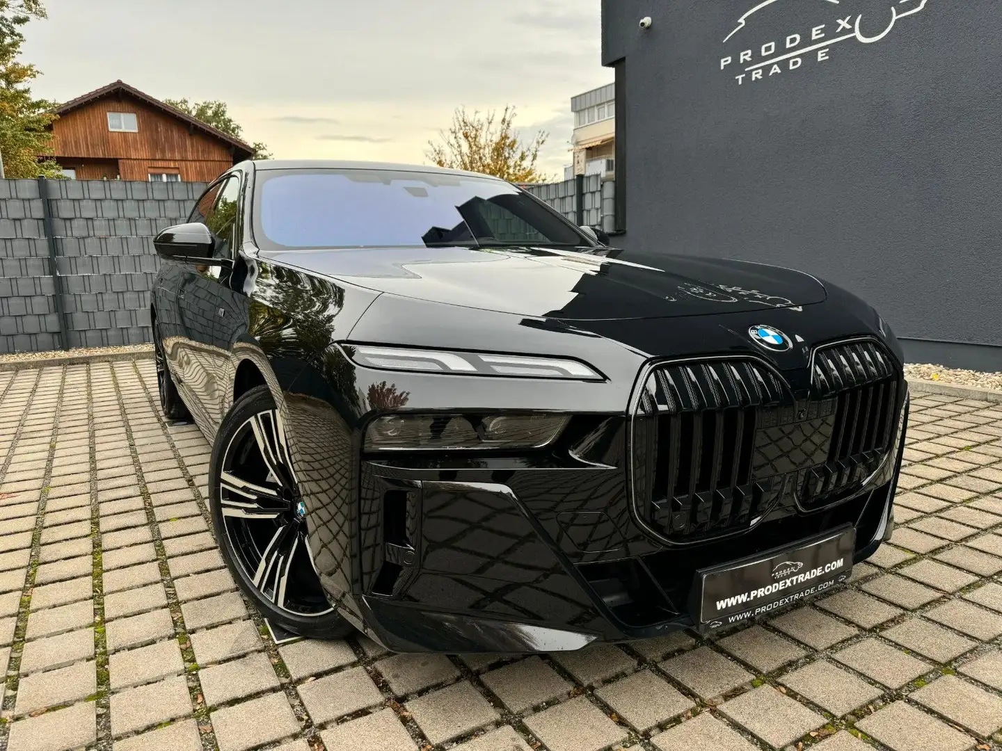BMW 740 d xD M-Sport SkyLounge*TV*SoftClos*B&W*21Zoll Noir - 2