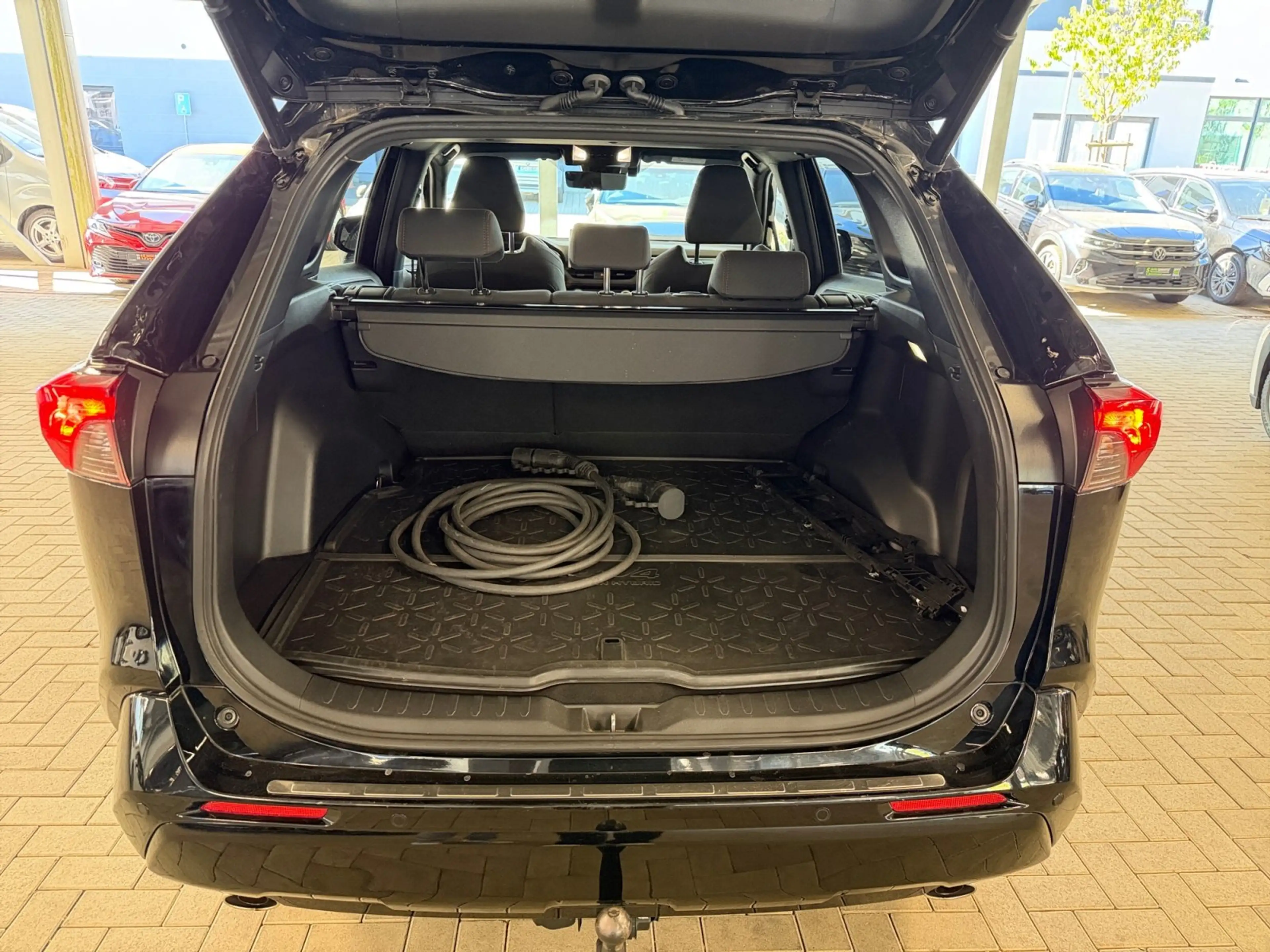Toyota RAV 4 RAV4 4x4 2.5 Plug-In +AHK+Allrad+Technik+Style+ — photo 15