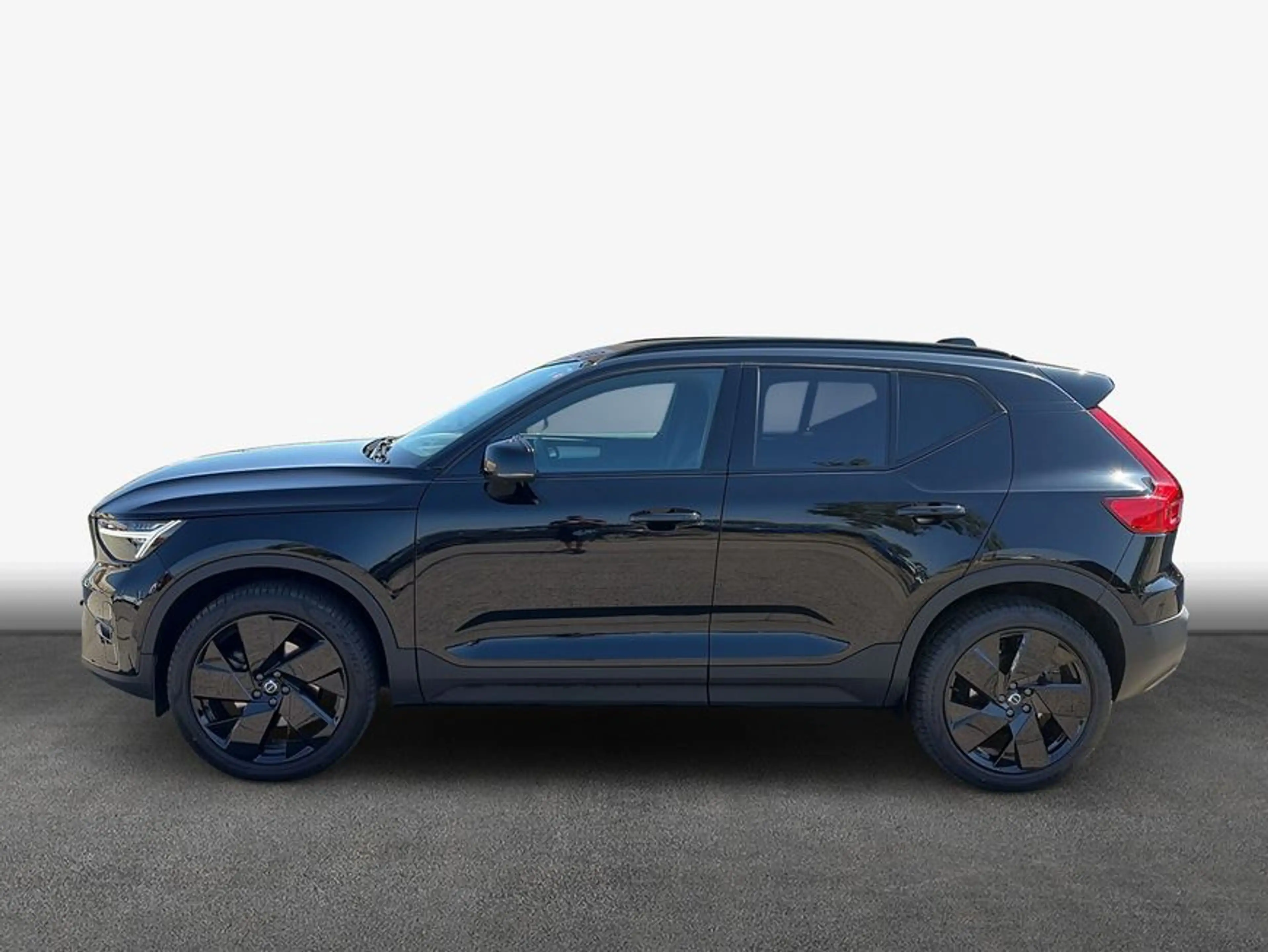 Volvo XC40 XC40 B3 B DKG Plus Black Edition — photo 4
