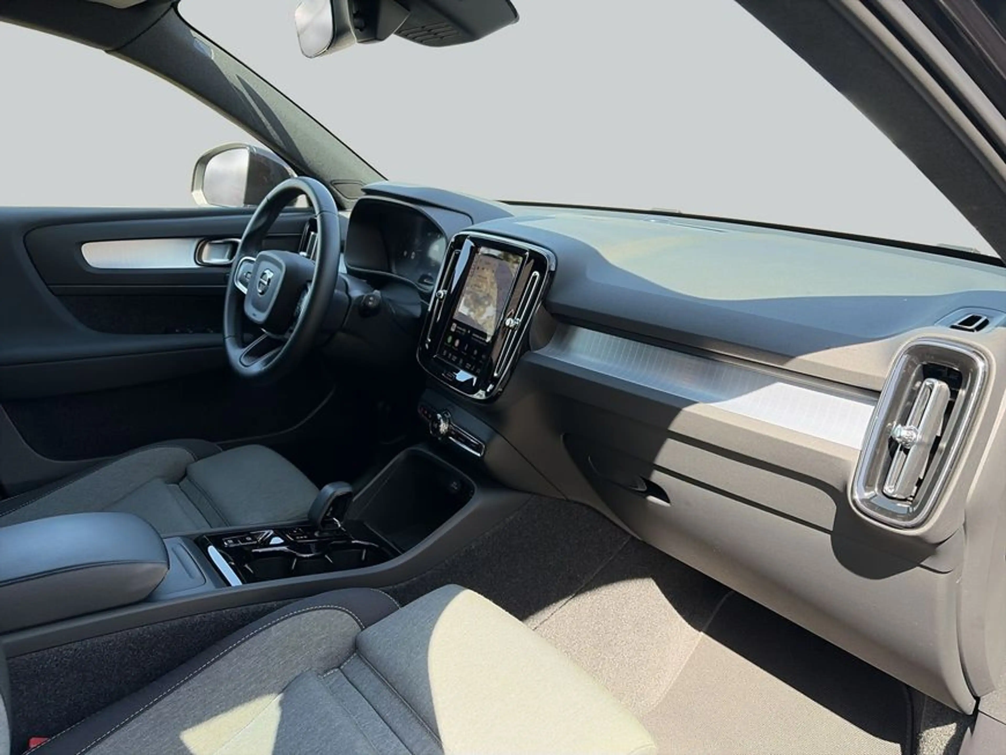 Volvo XC40 XC40 B3 B DKG Plus Black Edition — photo 15
