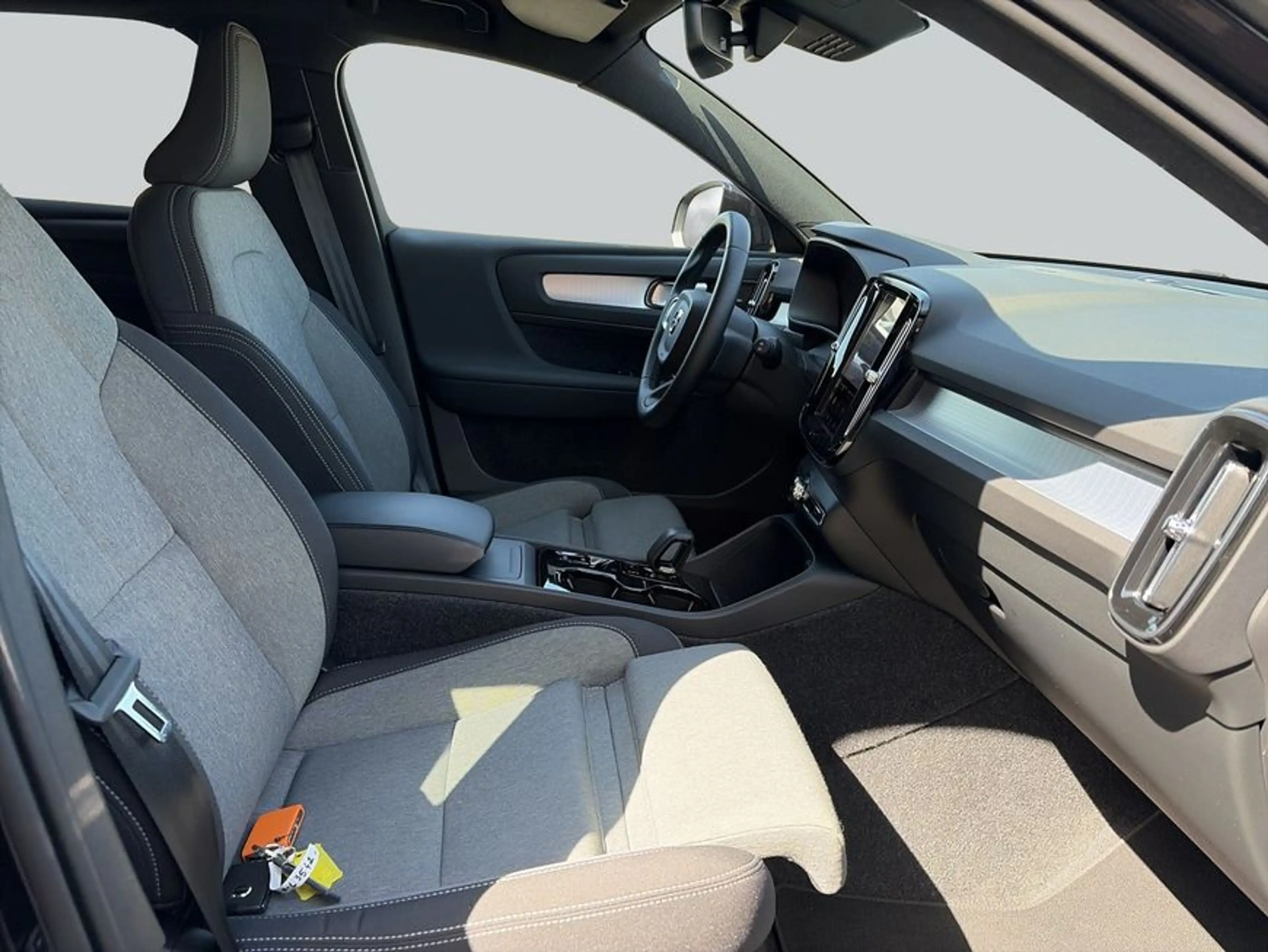 Volvo XC40 XC40 B3 B DKG Plus Black Edition — photo 12