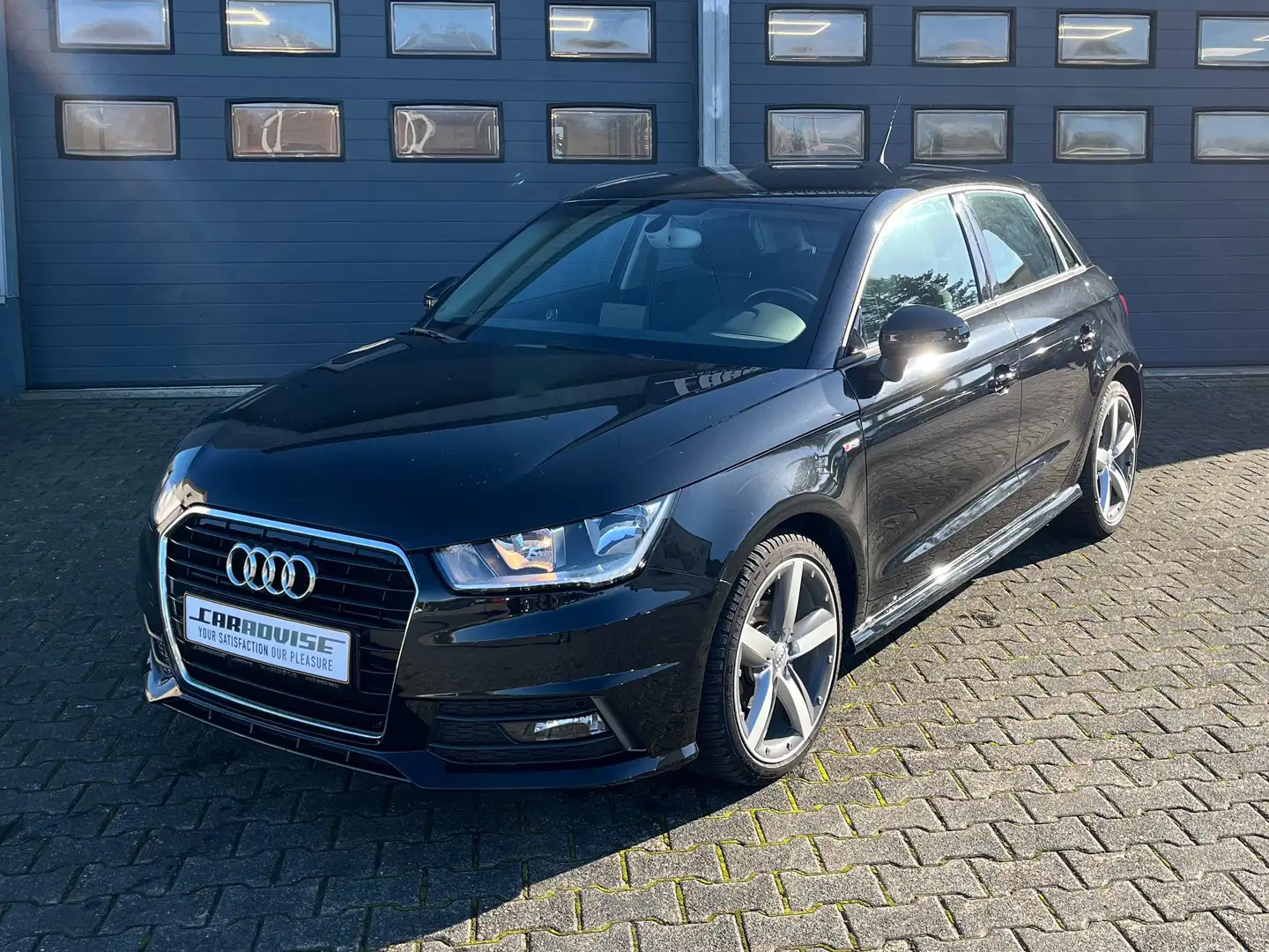 Audi A1 A1 1.0 TFSI ultra Sportback sport Noir - 2