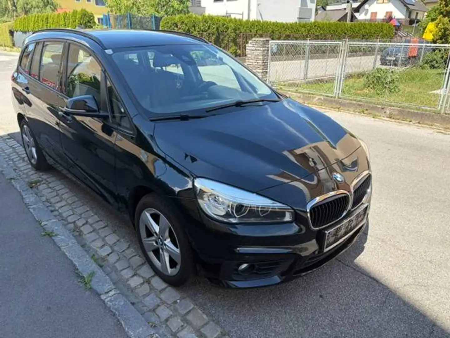 BMW 218 218d Gran Tourer Schwarz - 2