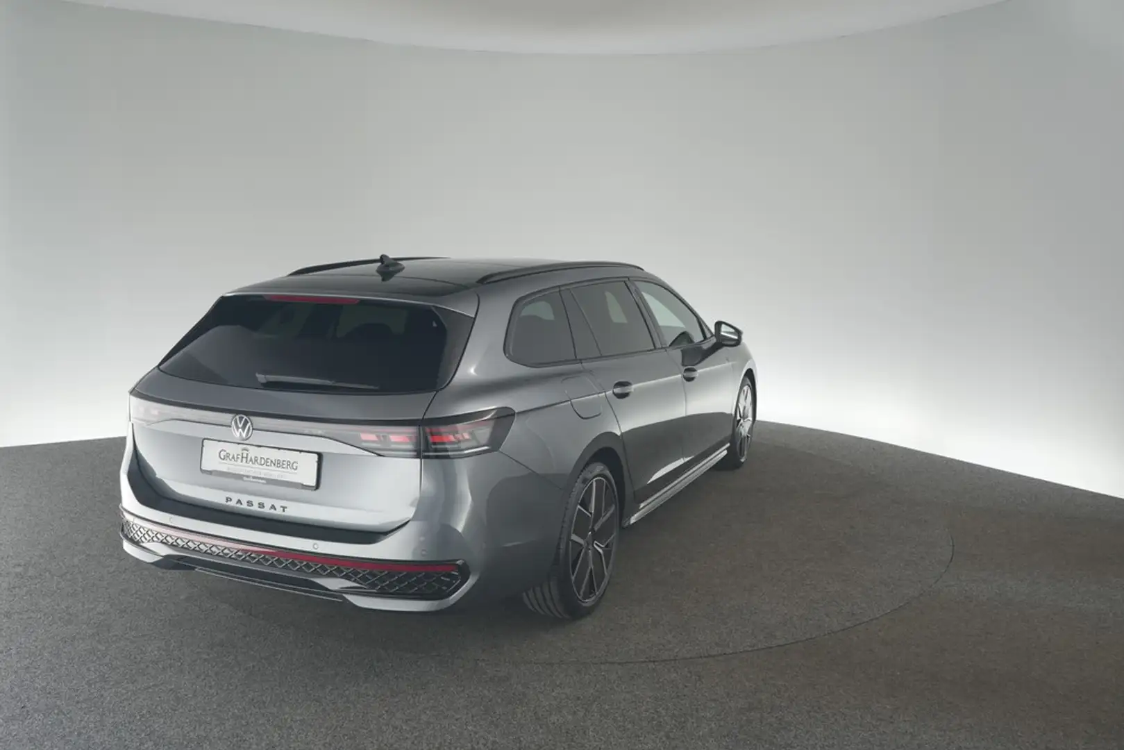 Volkswagen Passat Variant 2.0 TSI 4M. DSG R-Line AHK Head-up Display Grau - 2