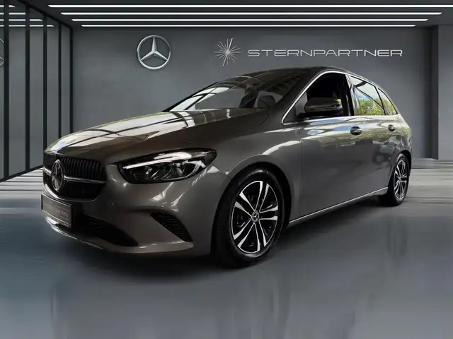 Mercedes-Benz B 220