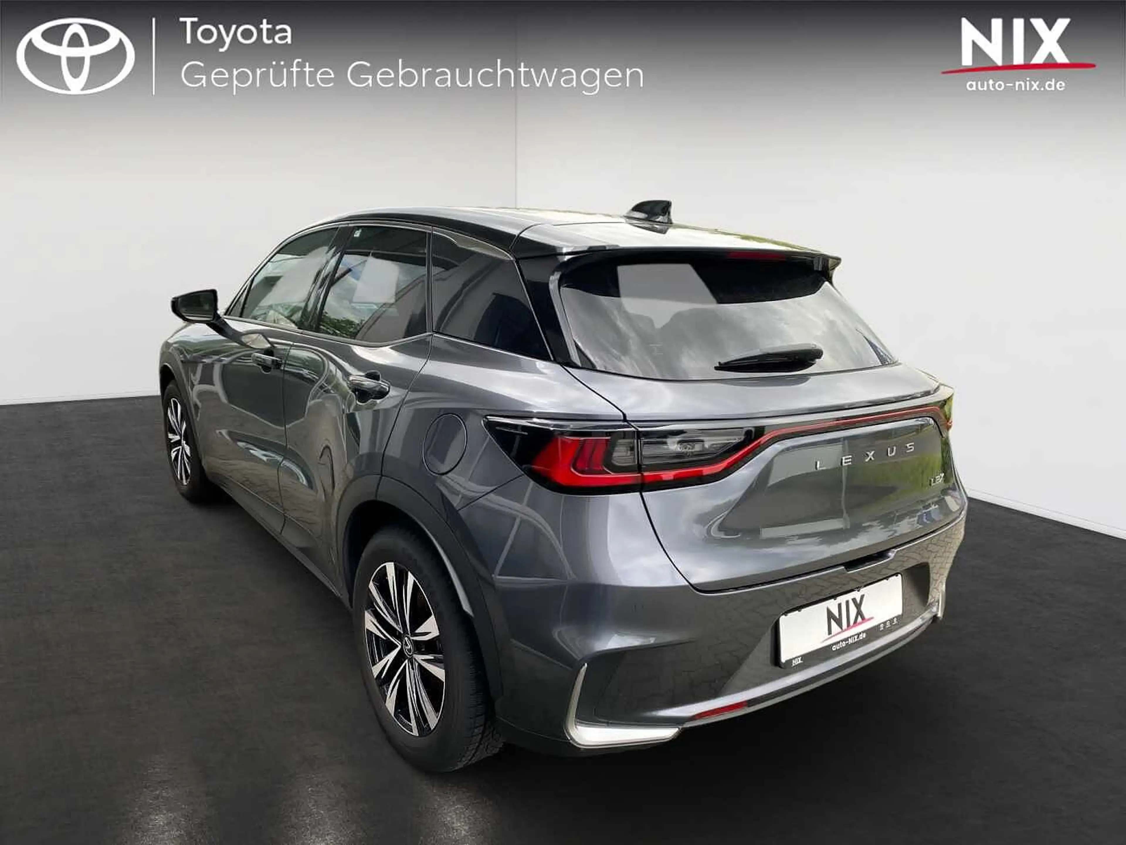 Lexus LBX 1.5 Hybrid 4X4 Cool LED LEDER KAMERA — photo 2