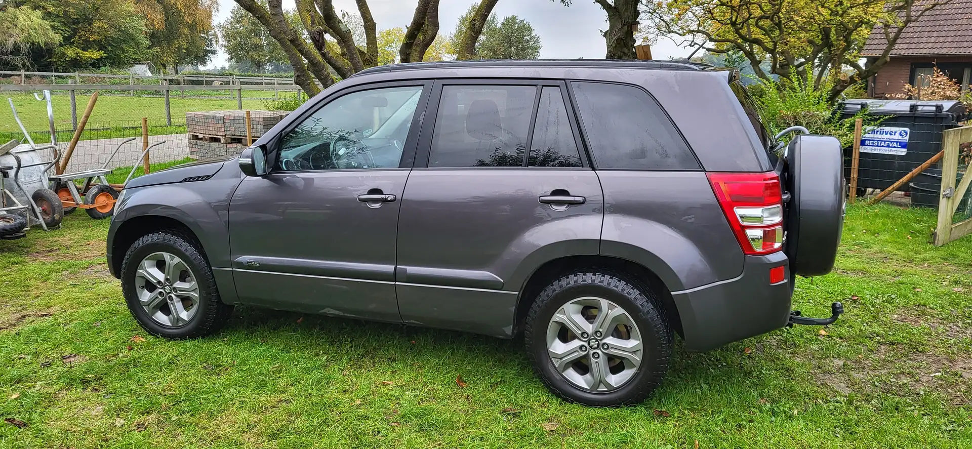 Suzuki Grand Vitara Grand Vitara 2.4 High Executive Grijs - 1