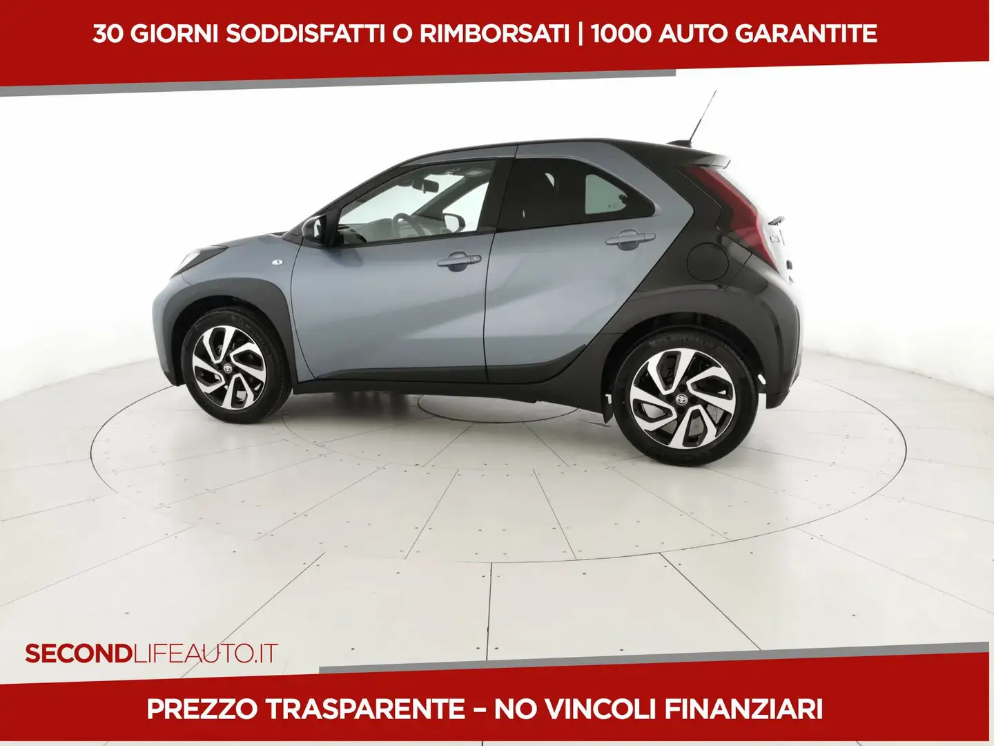 Toyota Aygo X 1.0 Trend 72cv s-cvt Grigio - 2