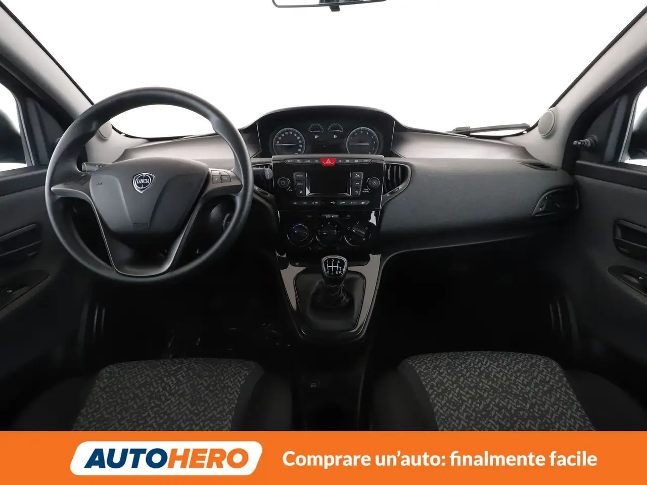 Lancia Ypsilon 2021 — фото 12