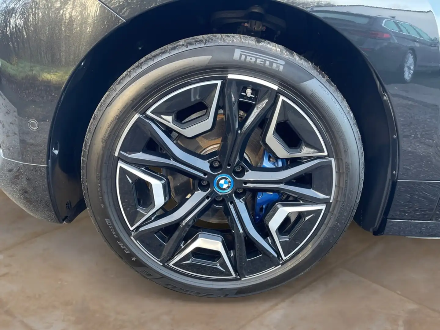 BMW iX M60 Panorama Sky Lounge AHK +GARANTIE-11.2029 Schwarz - 2