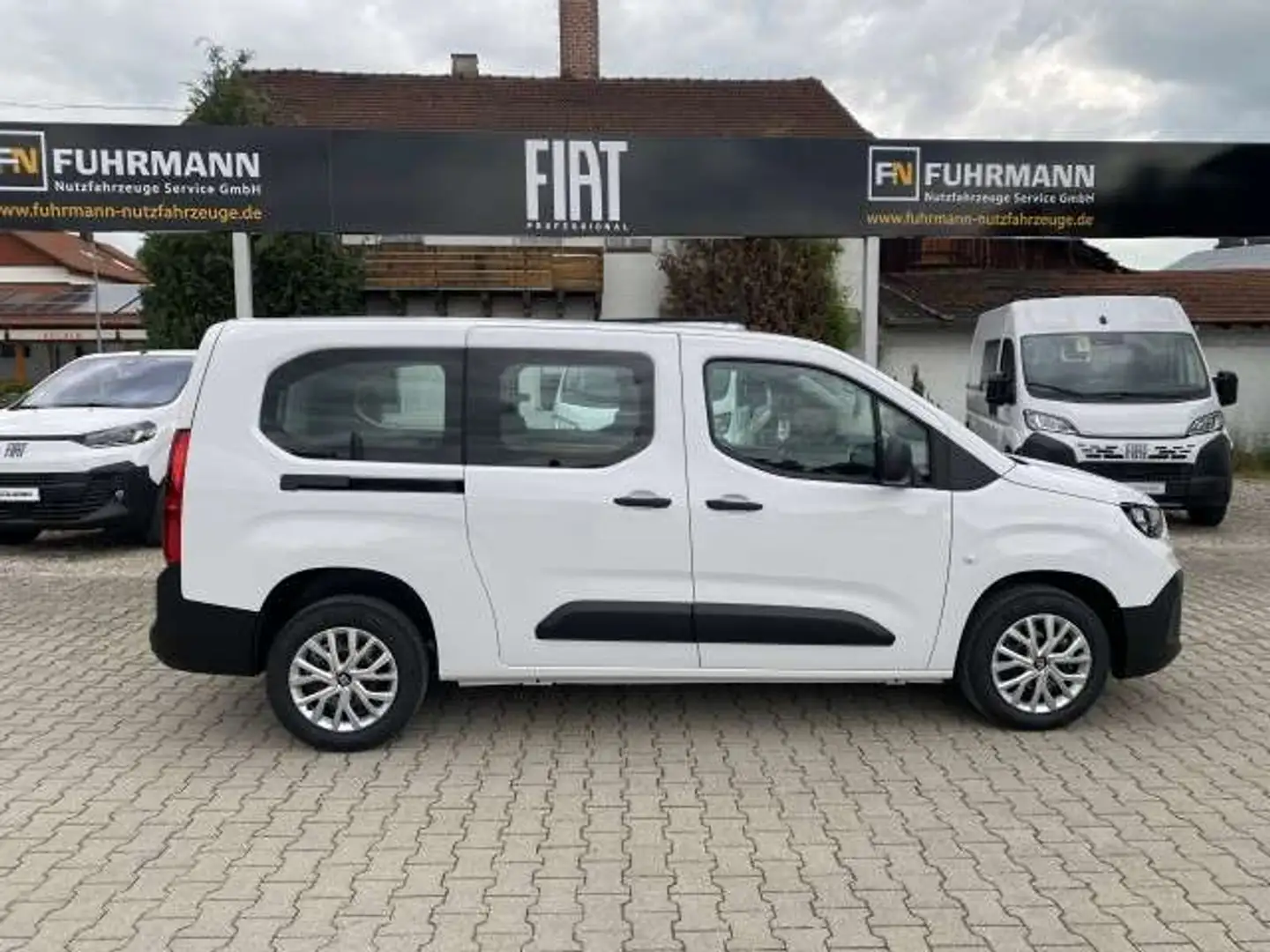 Fiat Doblo KOMBI L2 130 AT8 1.5 Bílá - 2