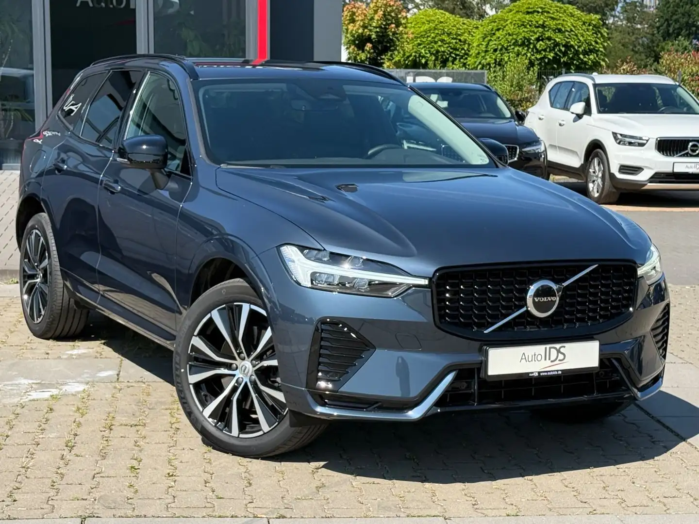 Volvo XC60 Plus Dark  B4 2WD Blu/Azzurro - 2