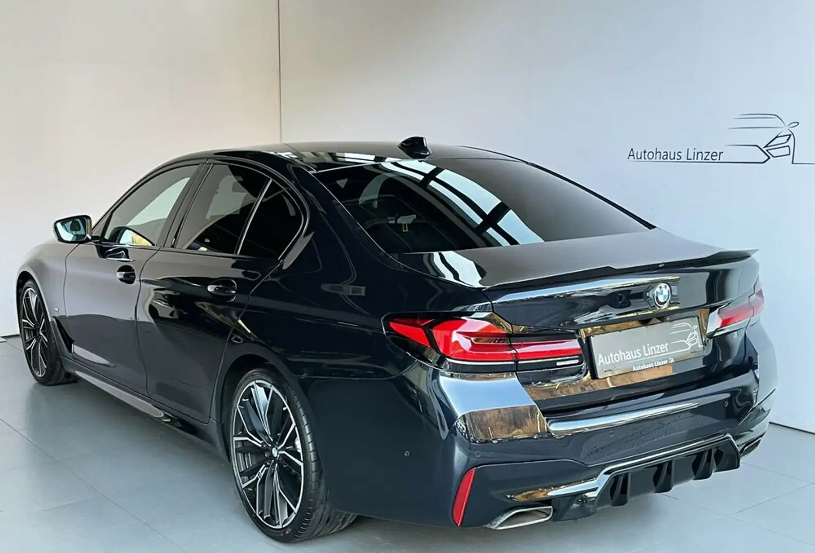 BMW 530 d xDrive M-Sport *LED*ACC*20-ZOLL*CAM*HiFi*DAB* Schwarz - 2