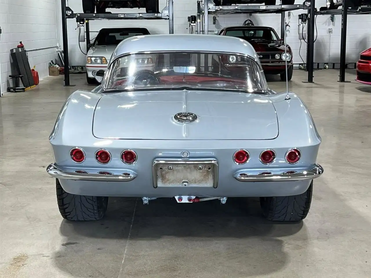 Chevrolet Corvette снимка Chevrolet Corvette