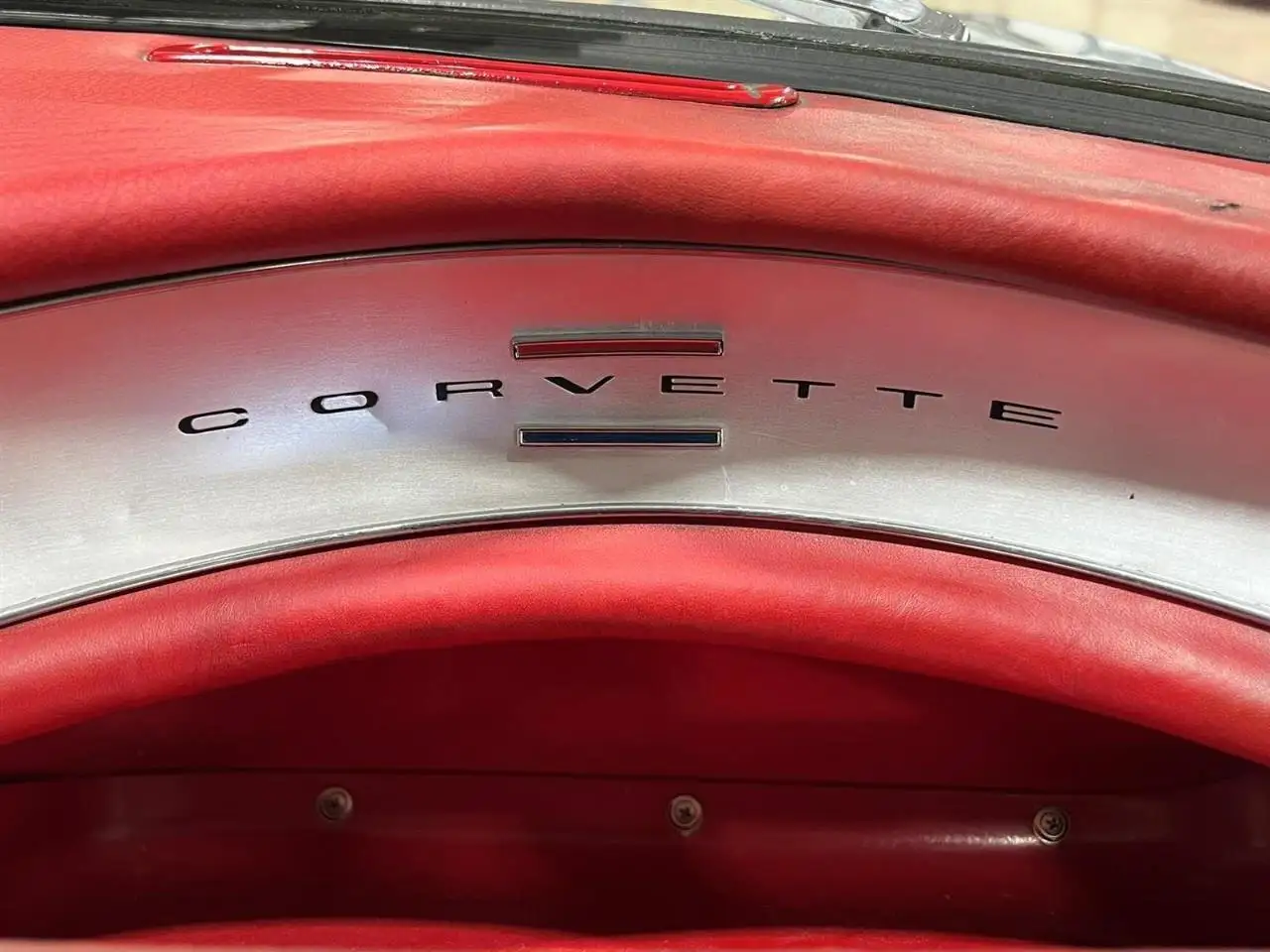 Chevrolet Corvette снимка Chevrolet Corvette