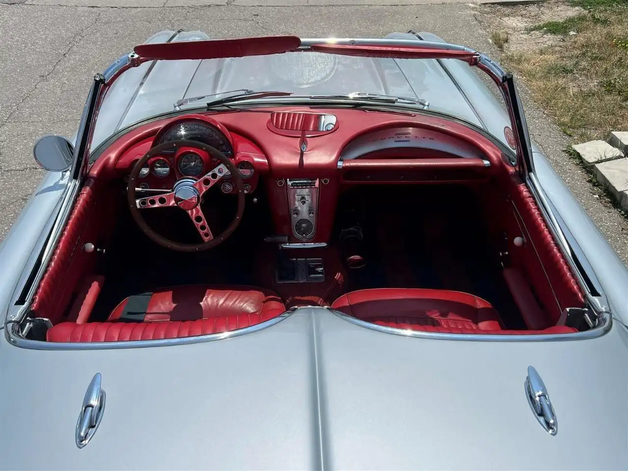 Chevrolet Corvette снимка Chevrolet Corvette