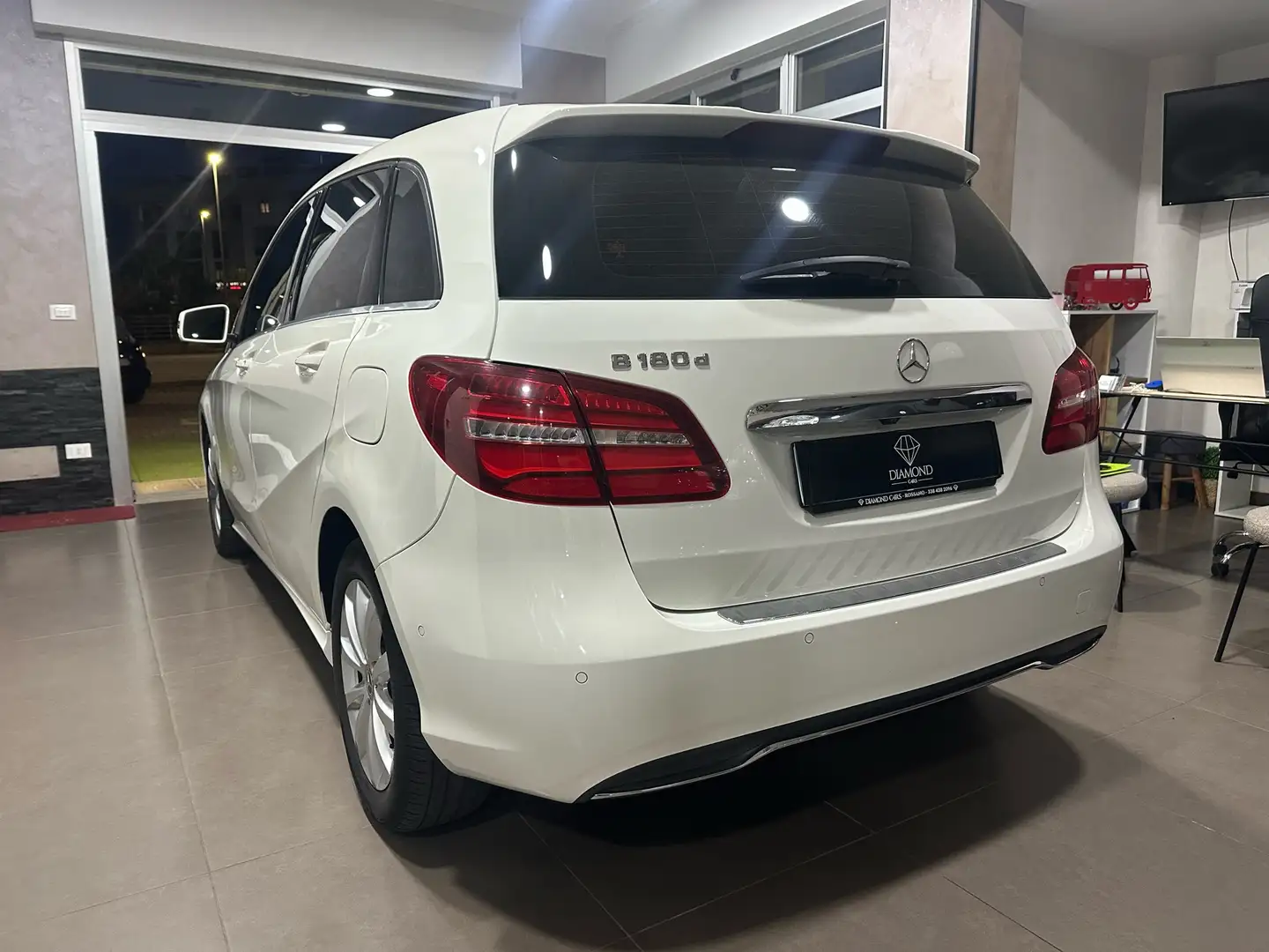 Mercedes-Benz B 180 B 180 d Executive Tech auto Bianco - 2
