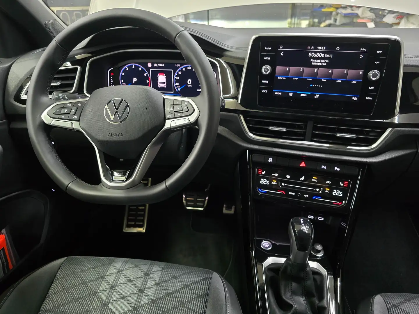 Volkswagen T-Roc R-Line AHK, IQ.DRIVE, elect. Heckklappe, Kamera Grau - 2