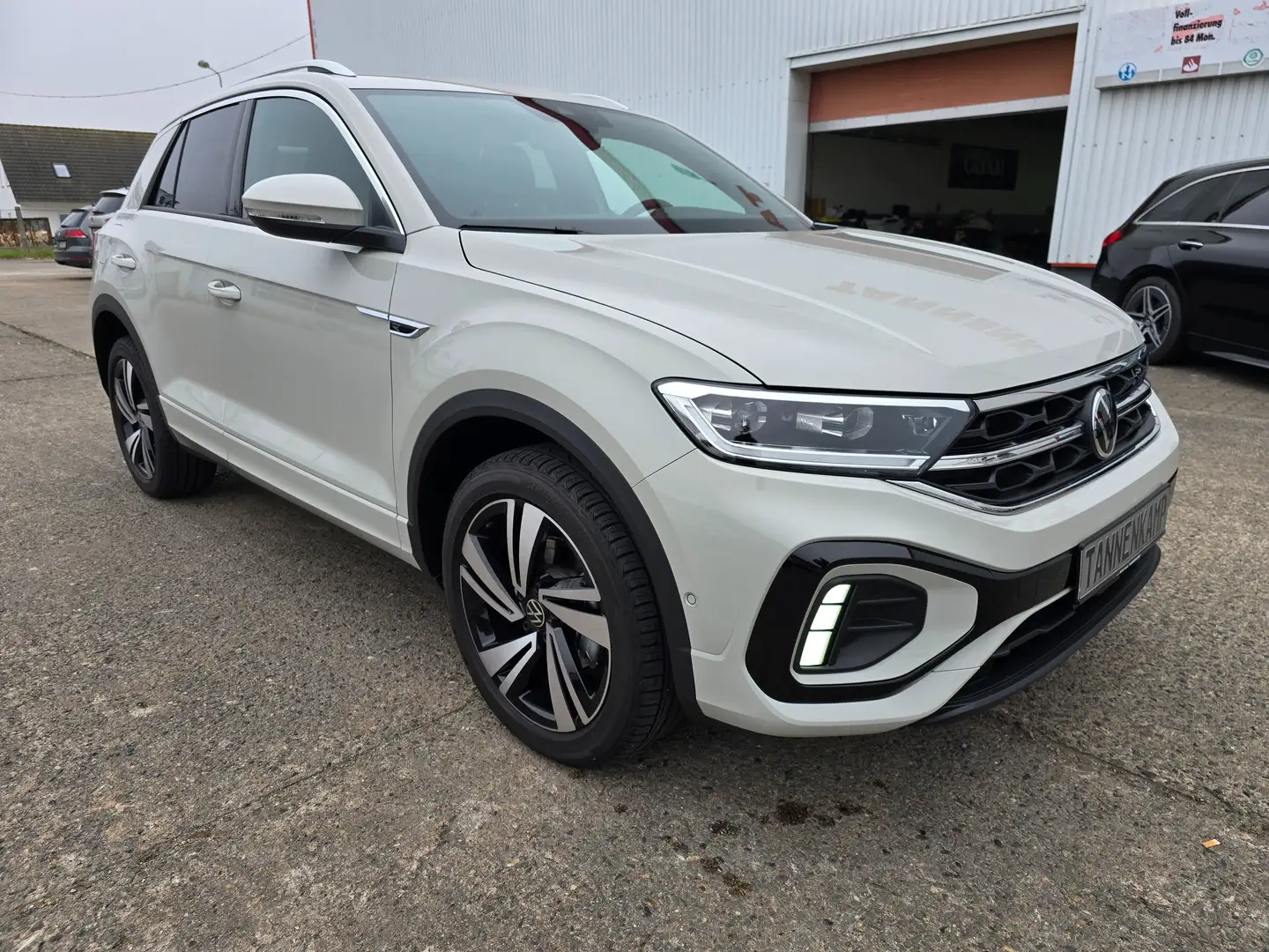 Volkswagen T-Roc R-Line AHK, IQ.DRIVE, elect. Heckklappe, Kamera Grau - 1