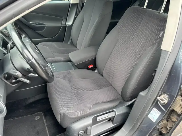 Volkswagen Passat view 12