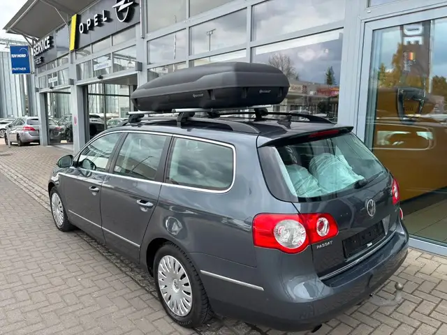 Volkswagen Passat view 6