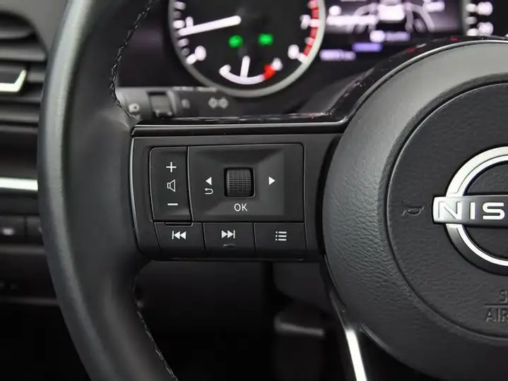 Nissan Qashqai DIG-T mHEV 4x2 Acenta (2021) 2023, foto 16