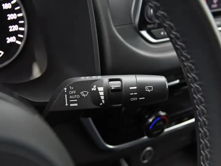 Nissan Qashqai DIG-T mHEV 4x2 Acenta (2021) 2023, foto 15