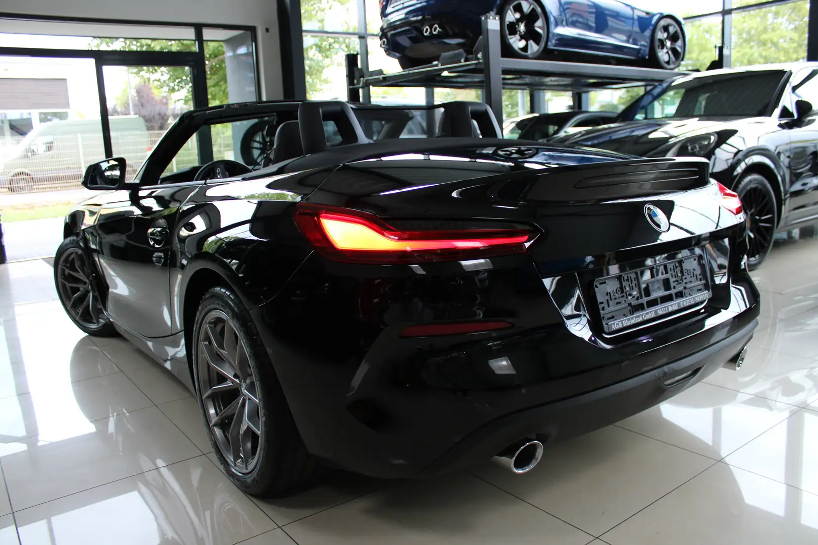 BMW Z4 ROADSTER sDRIVE 20i AUT. NEUES MODELL LEDER 1-HAND Schwarz - 2