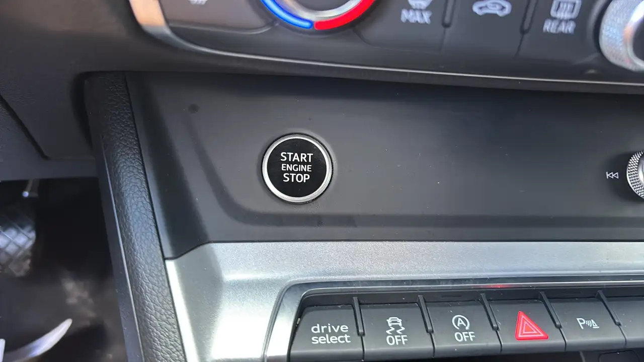 Audi Q3 снимка Audi Q3