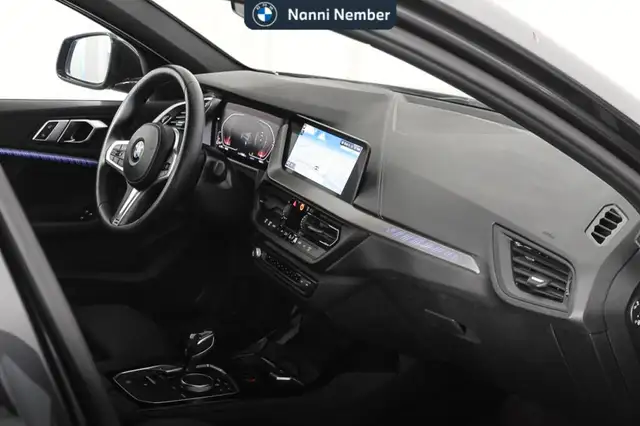 BMW 1 Series view 8