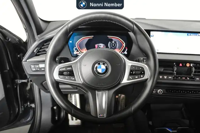 BMW 1 Series view 10