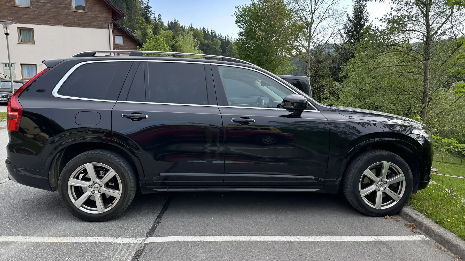 Volvo XC90 2.0 d5 Momentum 7P.TI AWD geartronic Nero - 1