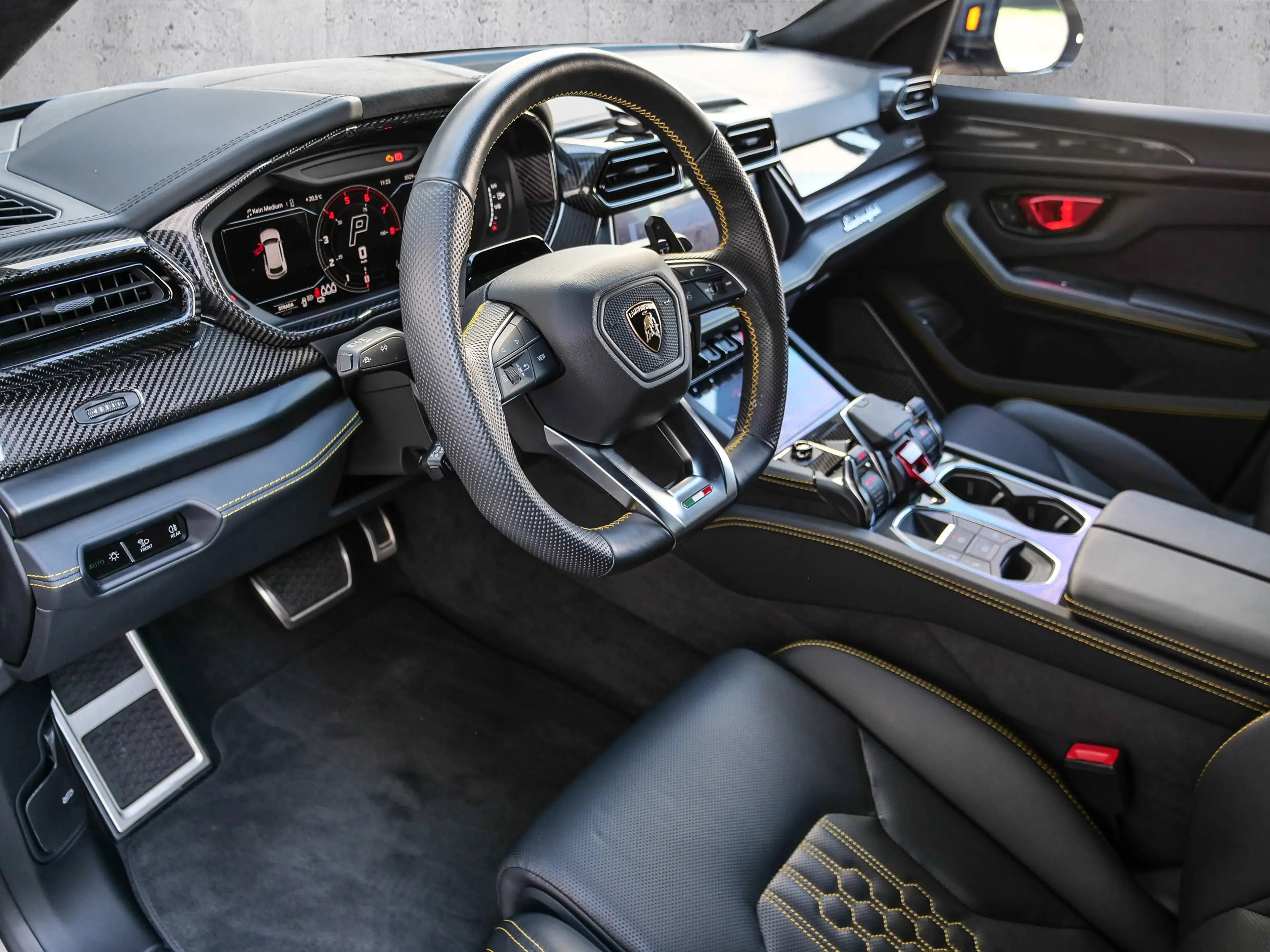 Lamborghini Urus SE Grigio Keres, Panoramic Roof, Style Pack — photo 11