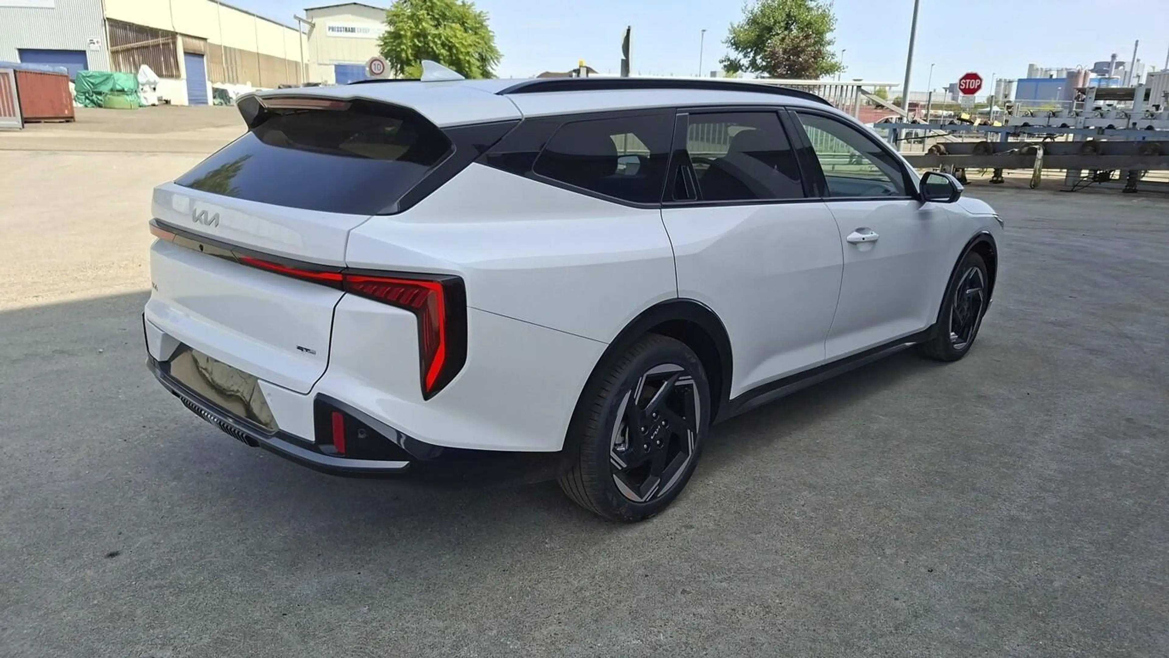 Kia K4 Sportswagon SW DCT LED+ LM17 PrivG ACC SHZ Nav ... — photo 3