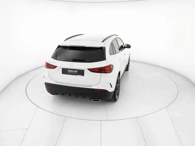 Mercedes-Benz GLA view 6