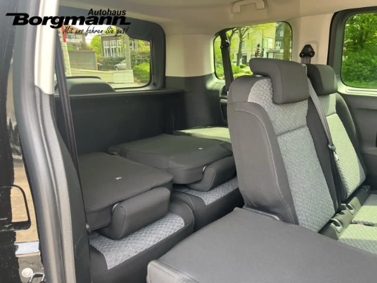 Opel Zafira Edition M Edition, 2.2 Diesel 132 kW (180 PS) AT-8 9