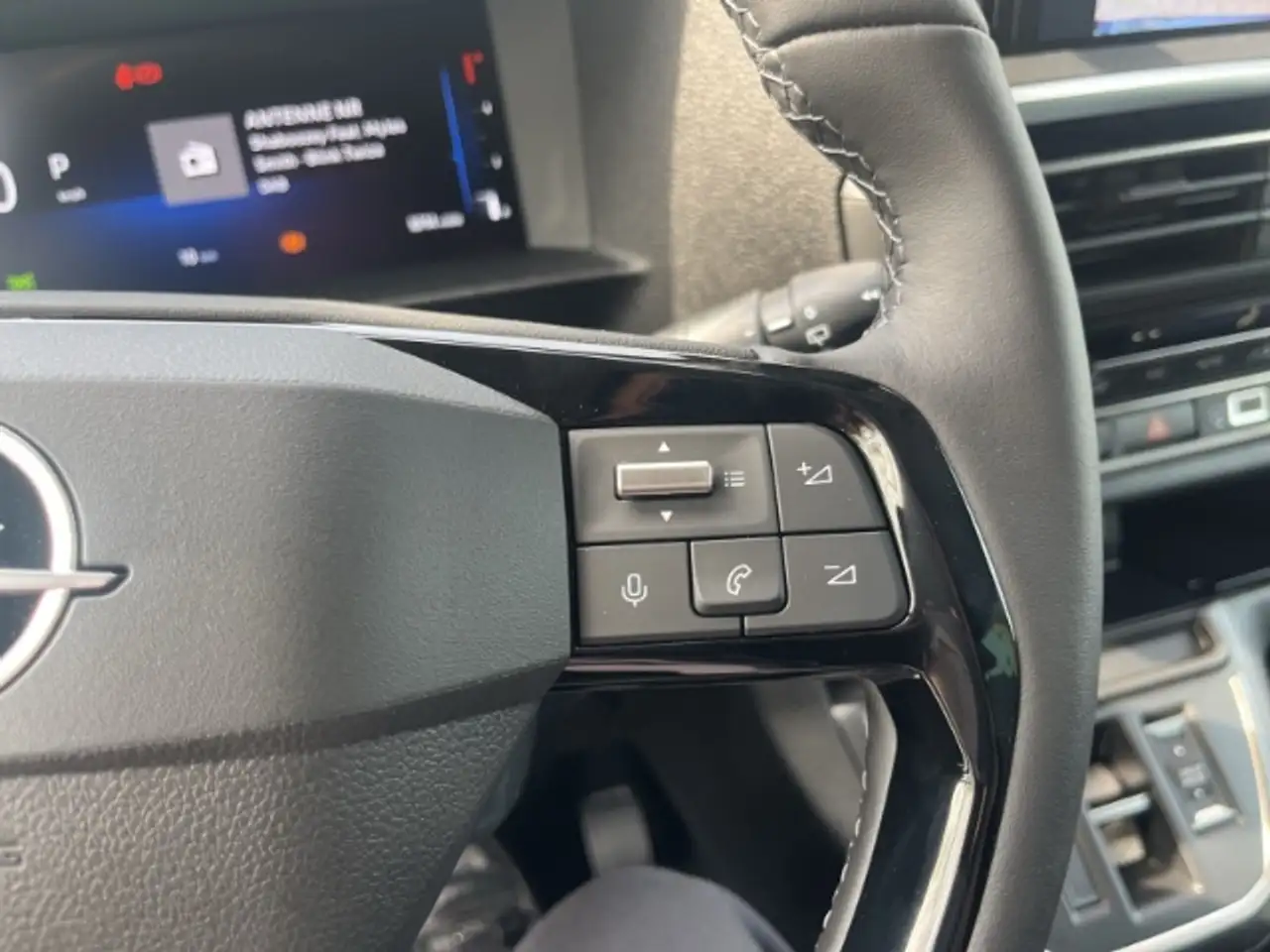 Opel Zafira Edition M Edition, 2.2 Diesel 132 kW (180 PS) AT-8 25