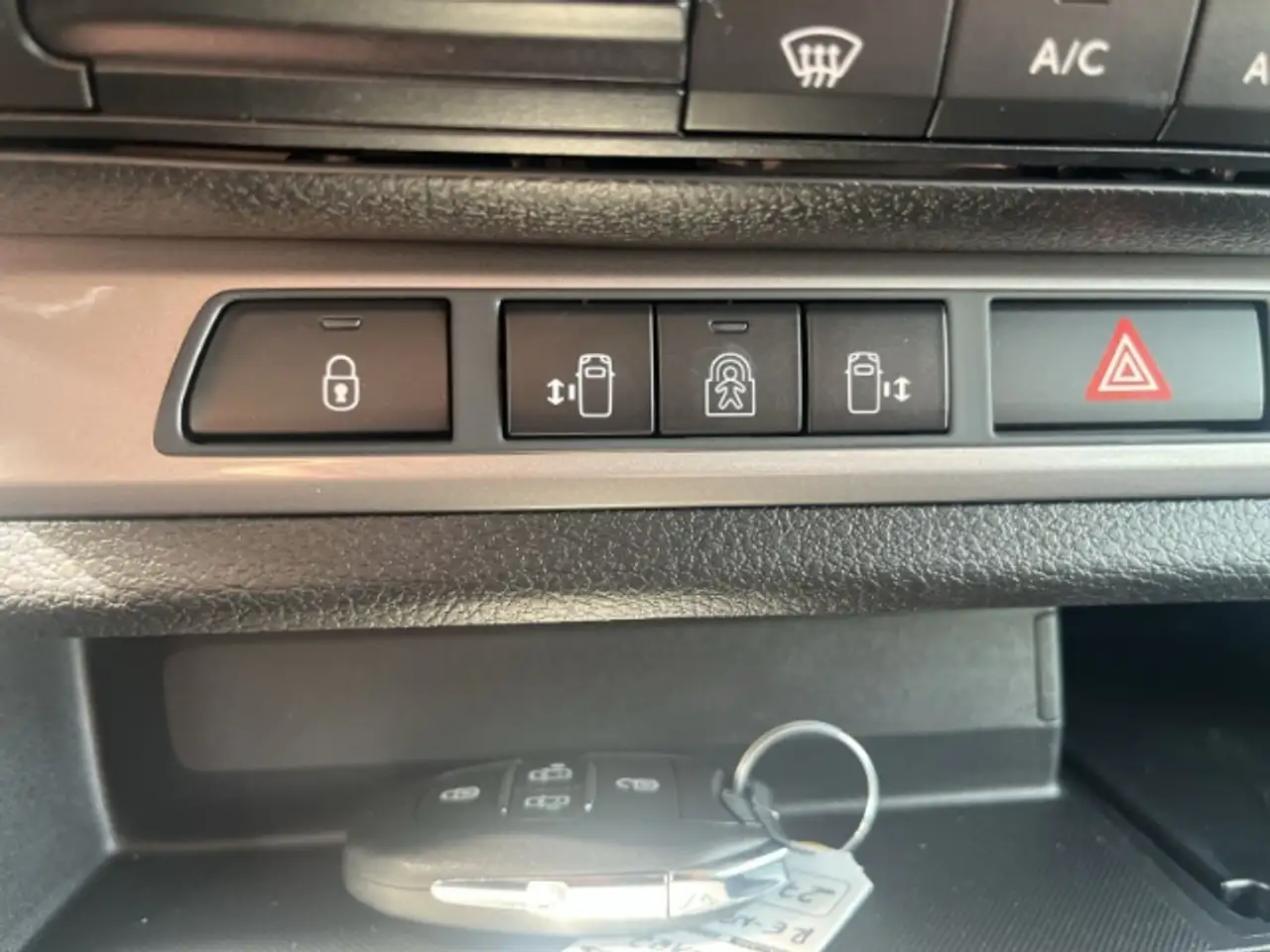 Opel Zafira Edition M Edition, 2.2 Diesel 132 kW (180 PS) AT-8 27