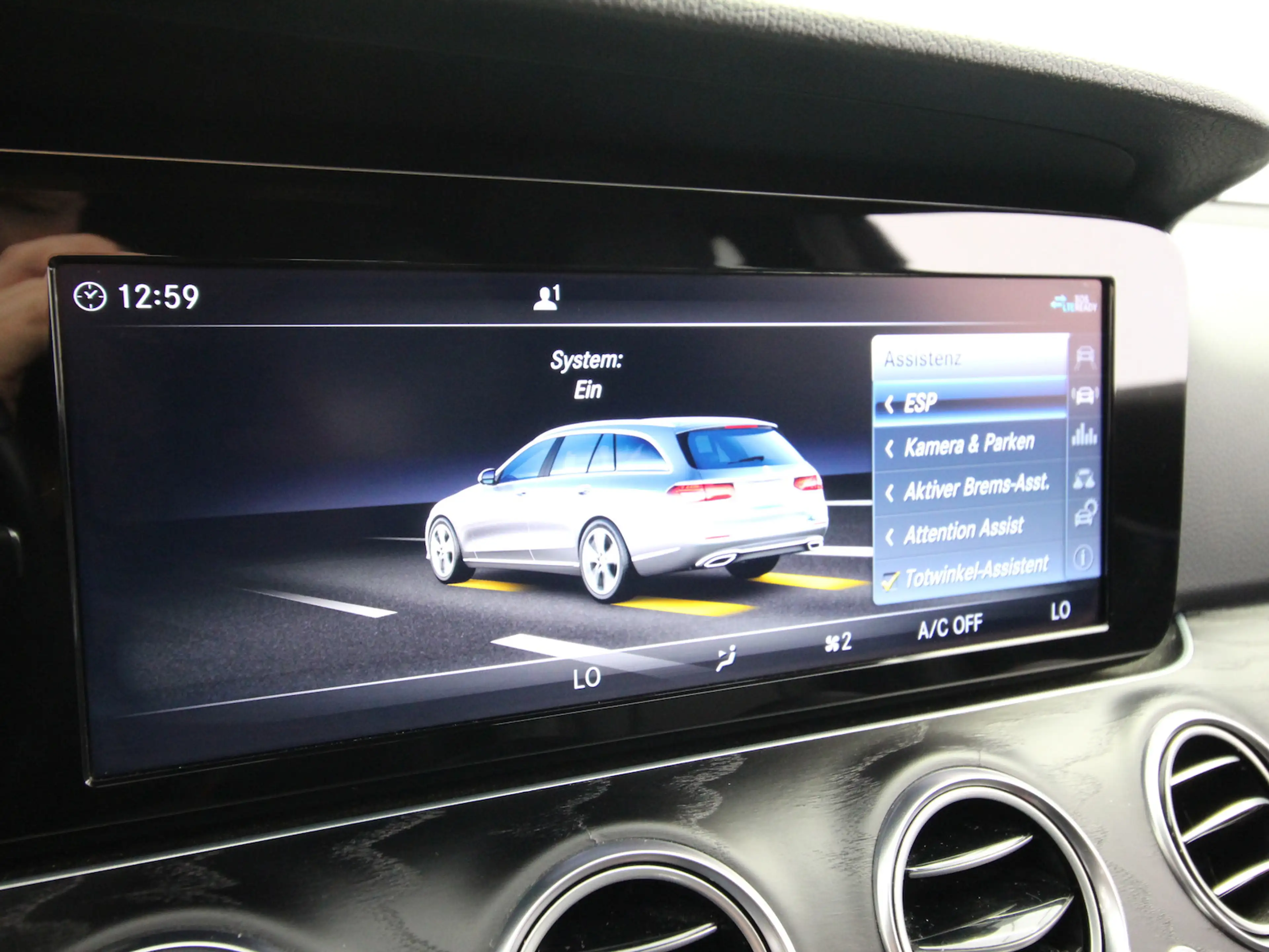 Mercedes-Benz E 220 d T Avantgarde LED+KAMERA+NAVI+AHK — photo 15