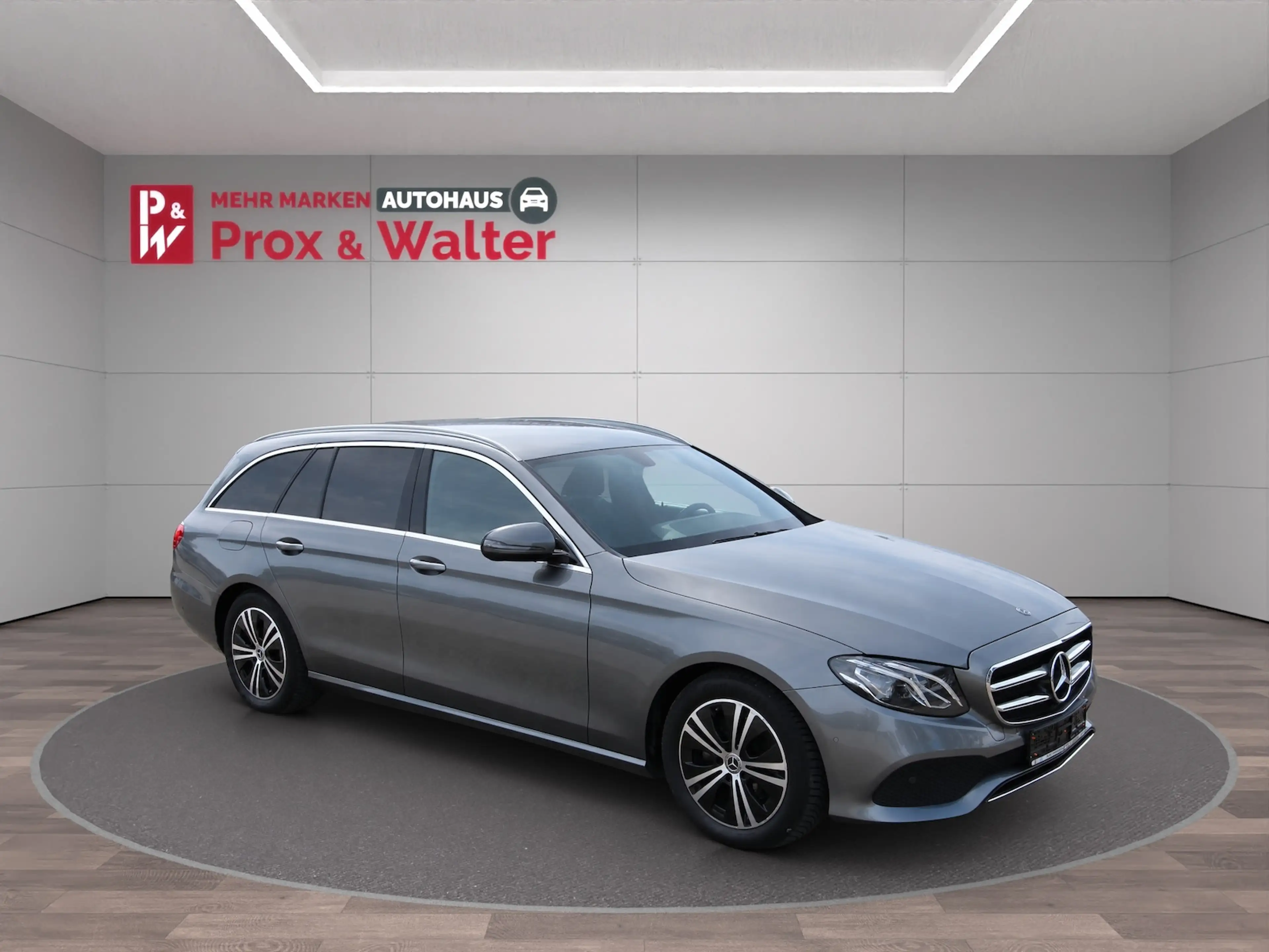 Mercedes-Benz E 220 d T Avantgarde LED+KAMERA+NAVI+AHK — photo 7