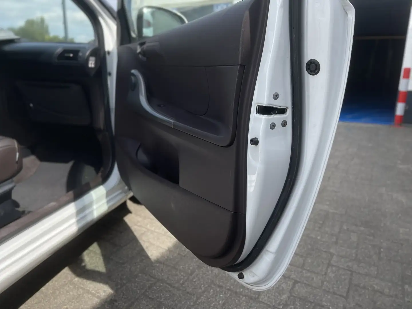 Toyota iQ 1.0 vvti Comfort 2009 143DKM stoel verw-navi-cruiz Biały - 2