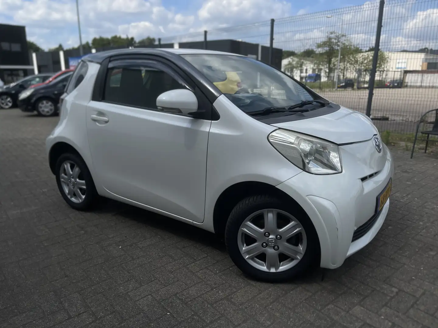 Toyota iQ 1.0 vvti Comfort 2009 143DKM stoel verw-navi-cruiz Biały - 1