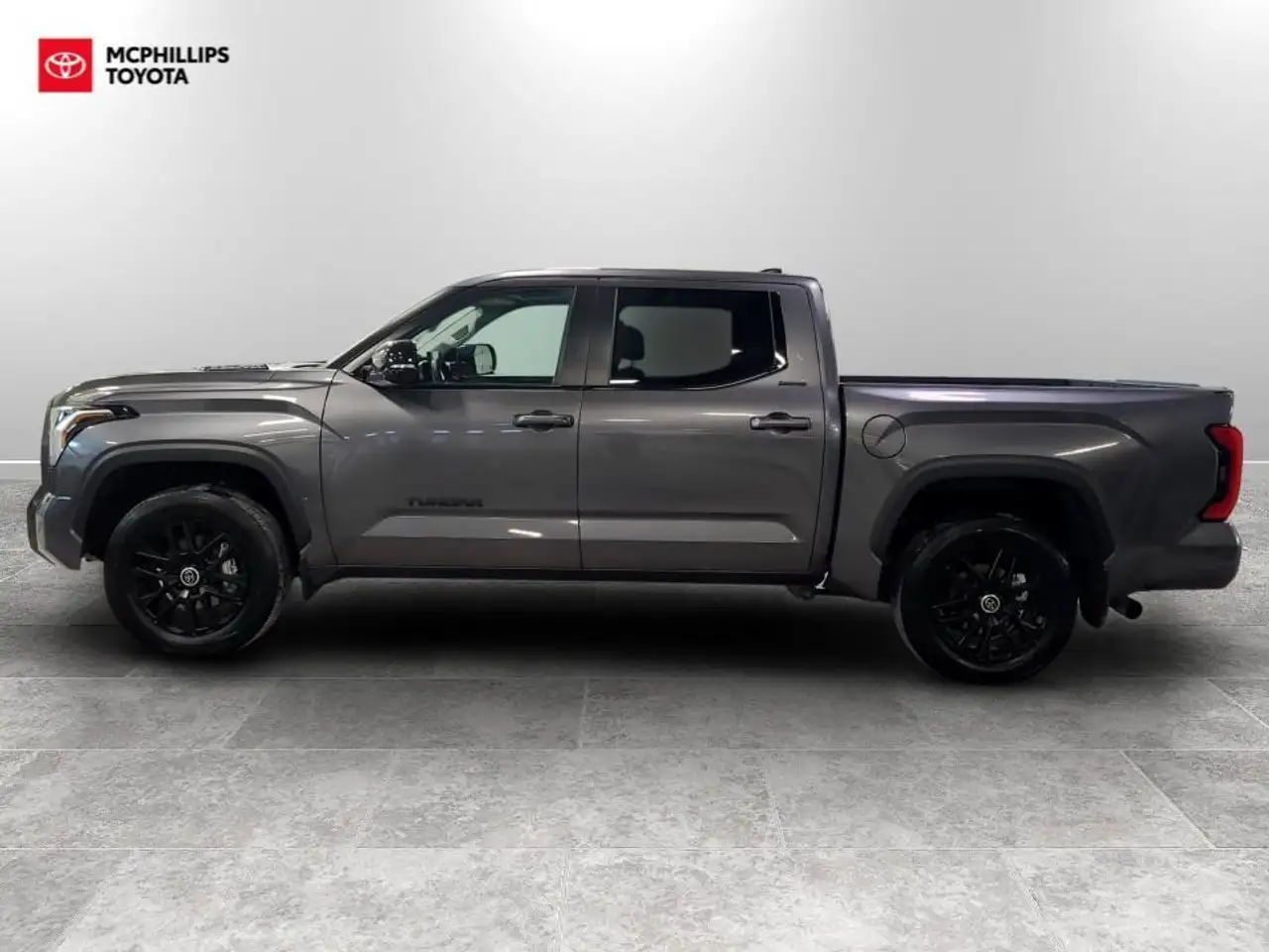 Toyota Tundra снимка Toyota Tundra